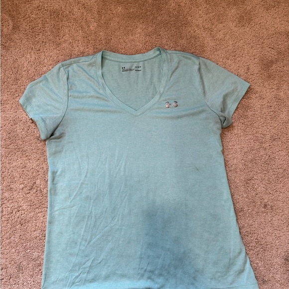 Under armour tees - Picture 5 of 6